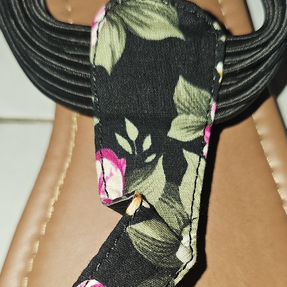 Charles Albert Black Floral Sandals - Picture 2 of 6